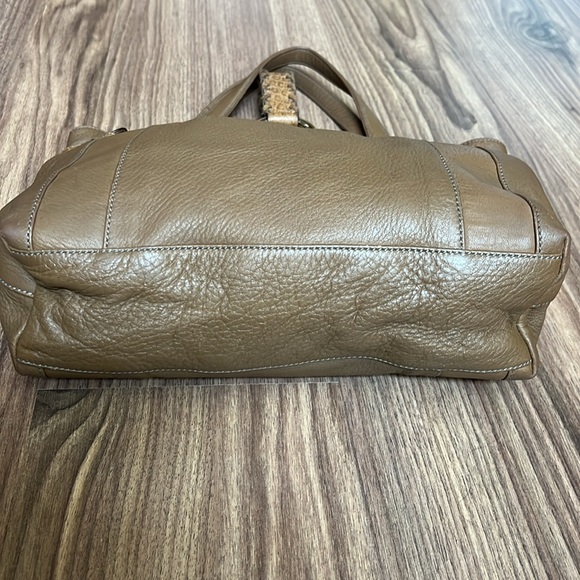 A224 - π― % authentic Gucci shoulder bag - Picture 15 of 16